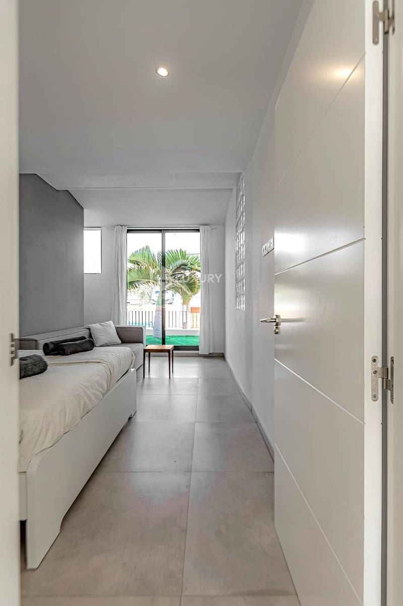 3 soveværelse Villa til salg i La Caleta Adeje med swimmingpool garage - € 1.395.000 (Ref: 8943972)