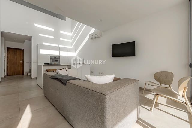 3 soverom Villa til salgs i La Caleta Adeje, Adeje med svømmebasseng garasje - € 1 395 000 (Ref: 8943972)