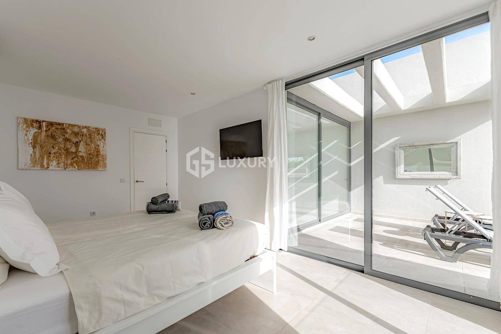 3 soveværelse Villa til salg i La Caleta Adeje med swimmingpool garage - € 1.395.000 (Ref: 8943972)