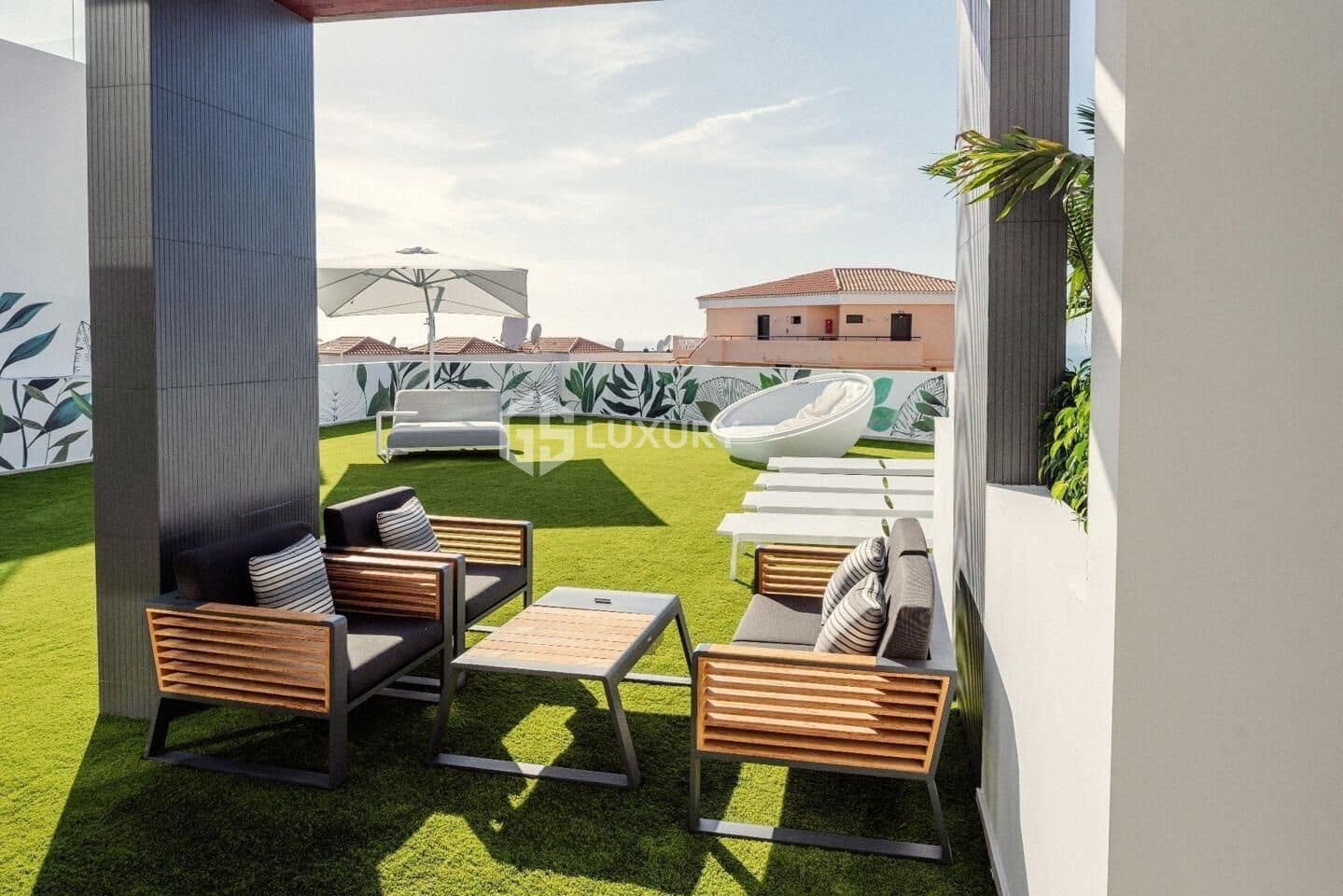 12 bedroom Villa for sale in Costa Adeje with pool garage - € 6,000,000 (Ref: 9007517)