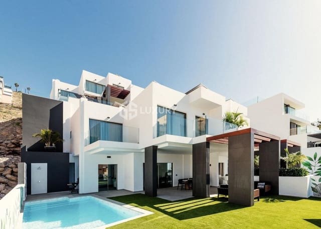 12 Zimmer Villa zu verkaufen in Costa Adeje, Adeje mit Pool Garage - 6.000.000 € (Ref: 9007517)