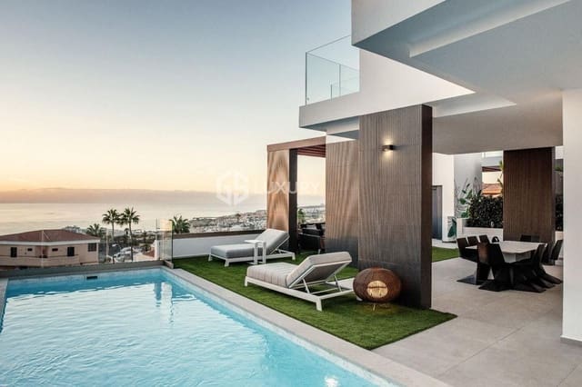 12 Zimmer Villa zu verkaufen in Costa Adeje, Adeje mit Pool Garage - 6.000.000 € (Ref: 9007517)