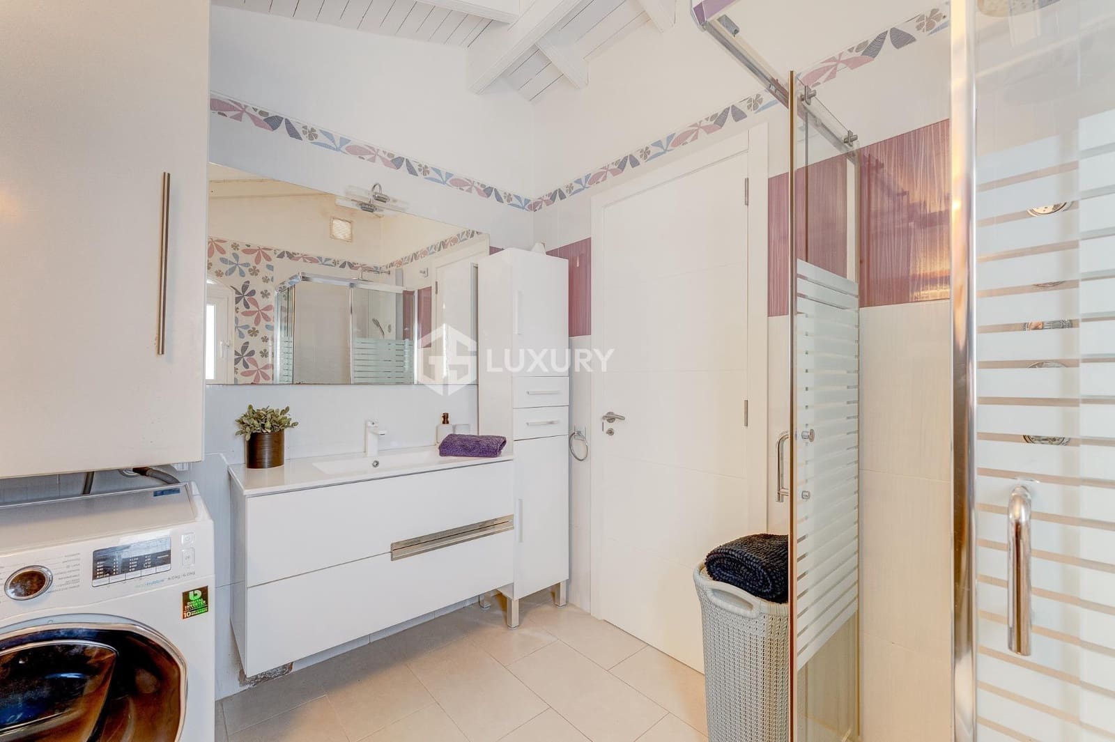 3 soverom Villa til salgs i La Caleta Adeje med svømmebasseng garasje - € 1 650 000 (Ref: 9064654)