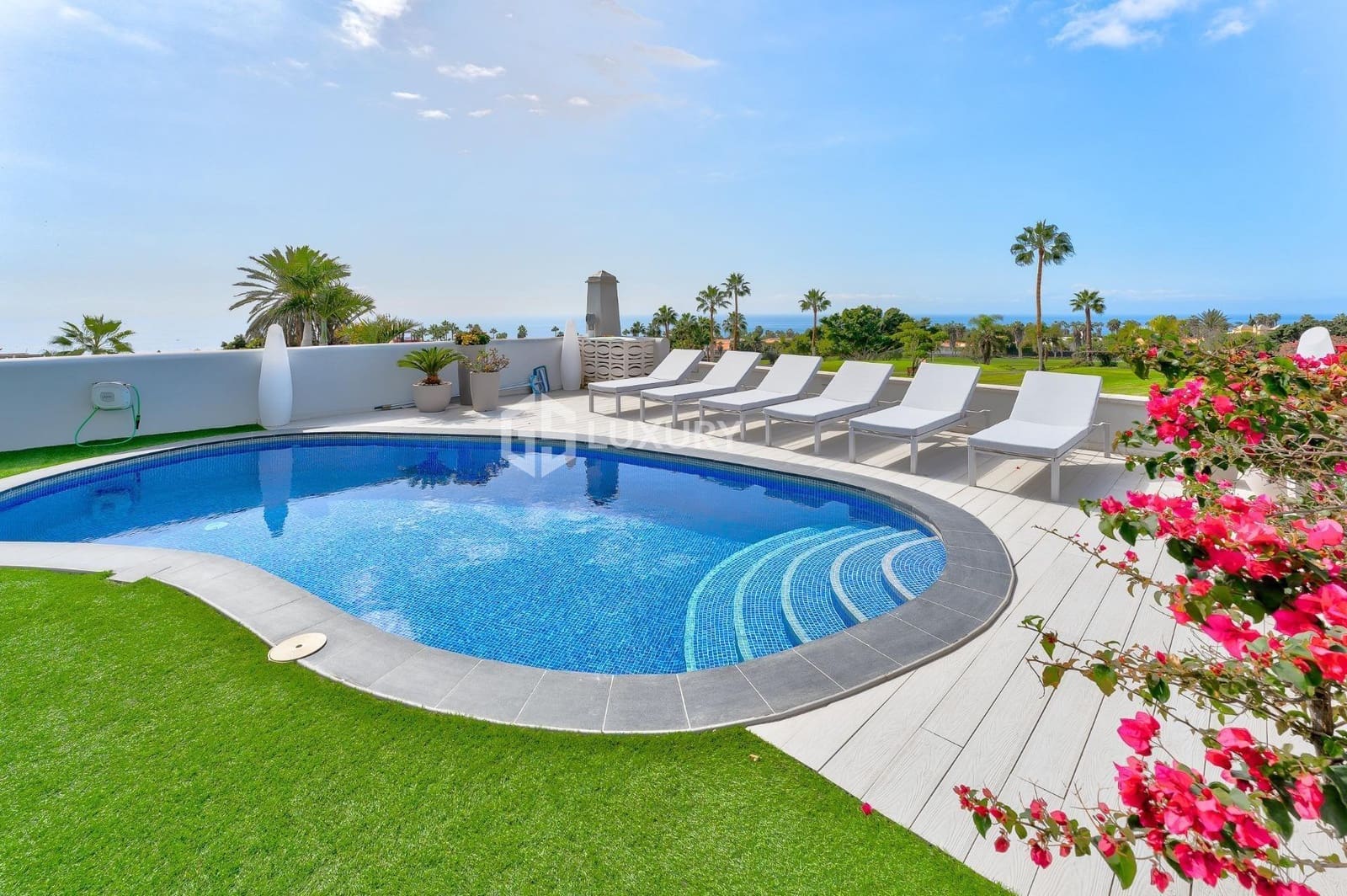 3 soverom Villa til salgs i La Caleta Adeje med svømmebasseng garasje - € 1 650 000 (Ref: 9064654)