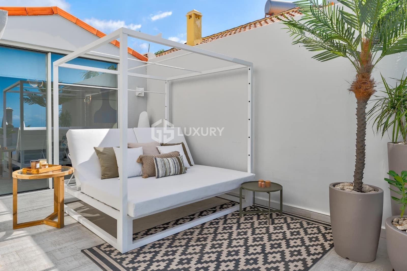 3 soverom Villa til salgs i La Caleta Adeje med svømmebasseng garasje - € 1 650 000 (Ref: 9064654)