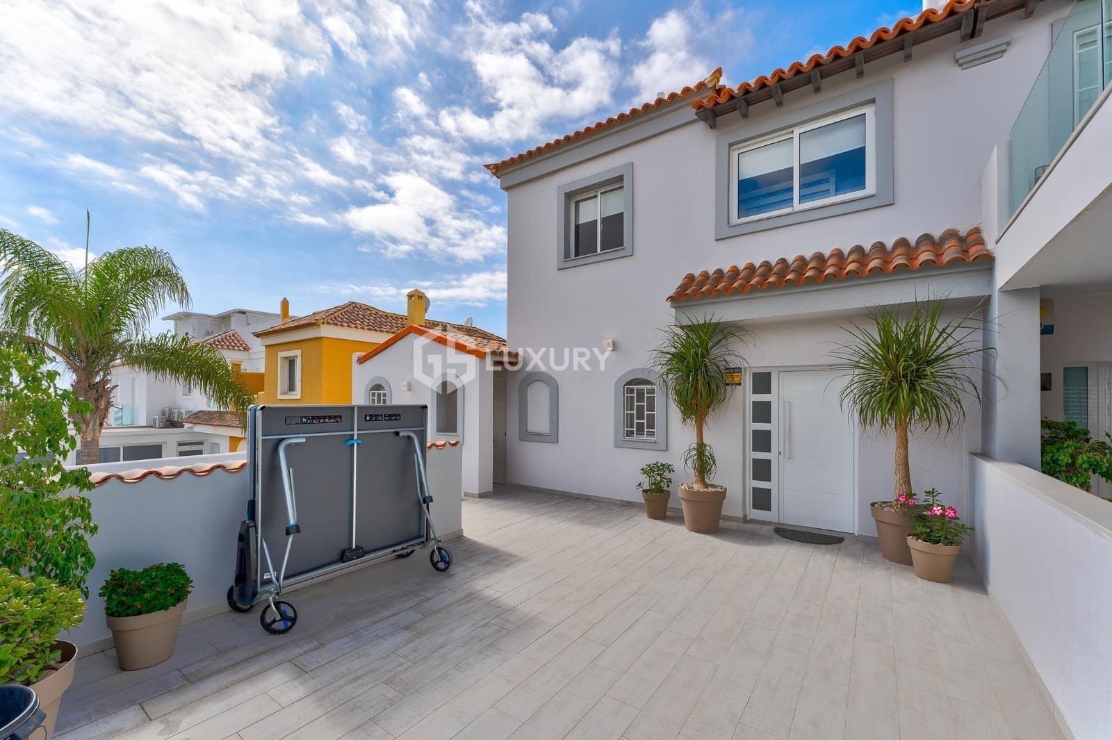 3 soverom Villa til salgs i La Caleta Adeje med svømmebasseng garasje - € 1 650 000 (Ref: 9064654)