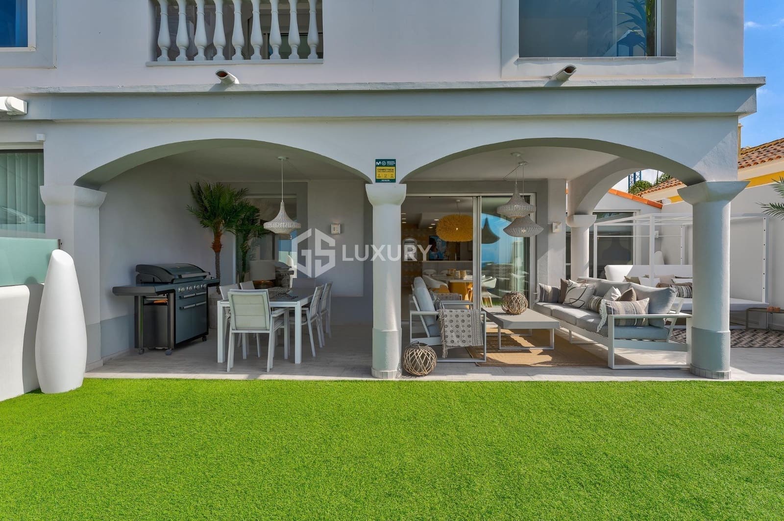 3 soverom Villa til salgs i La Caleta Adeje med svømmebasseng garasje - € 1 650 000 (Ref: 9064654)