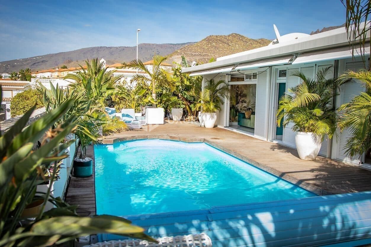 4 soveværelse Villa til salg i El Madronal med swimmingpool garage - € 1.390.000 (Ref: 9064661)