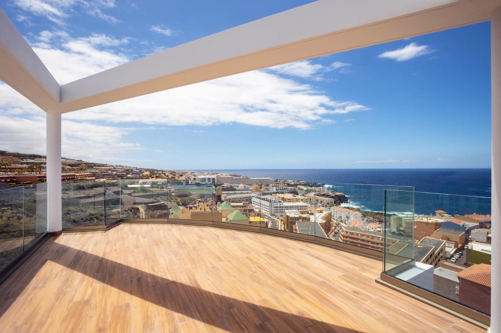 4 soveværelse Lejlighed til salg i Puerto Santiago med swimmingpool garage - € 1.150.000 (Ref: 9064666)
