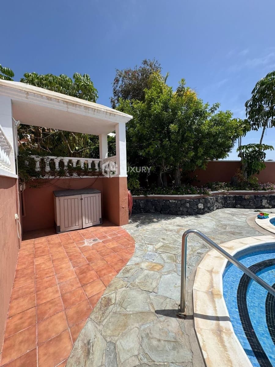 5 soveværelse Villa til salg i San Eugenio med swimmingpool garage - € 2.200.000 (Ref: 9064667)