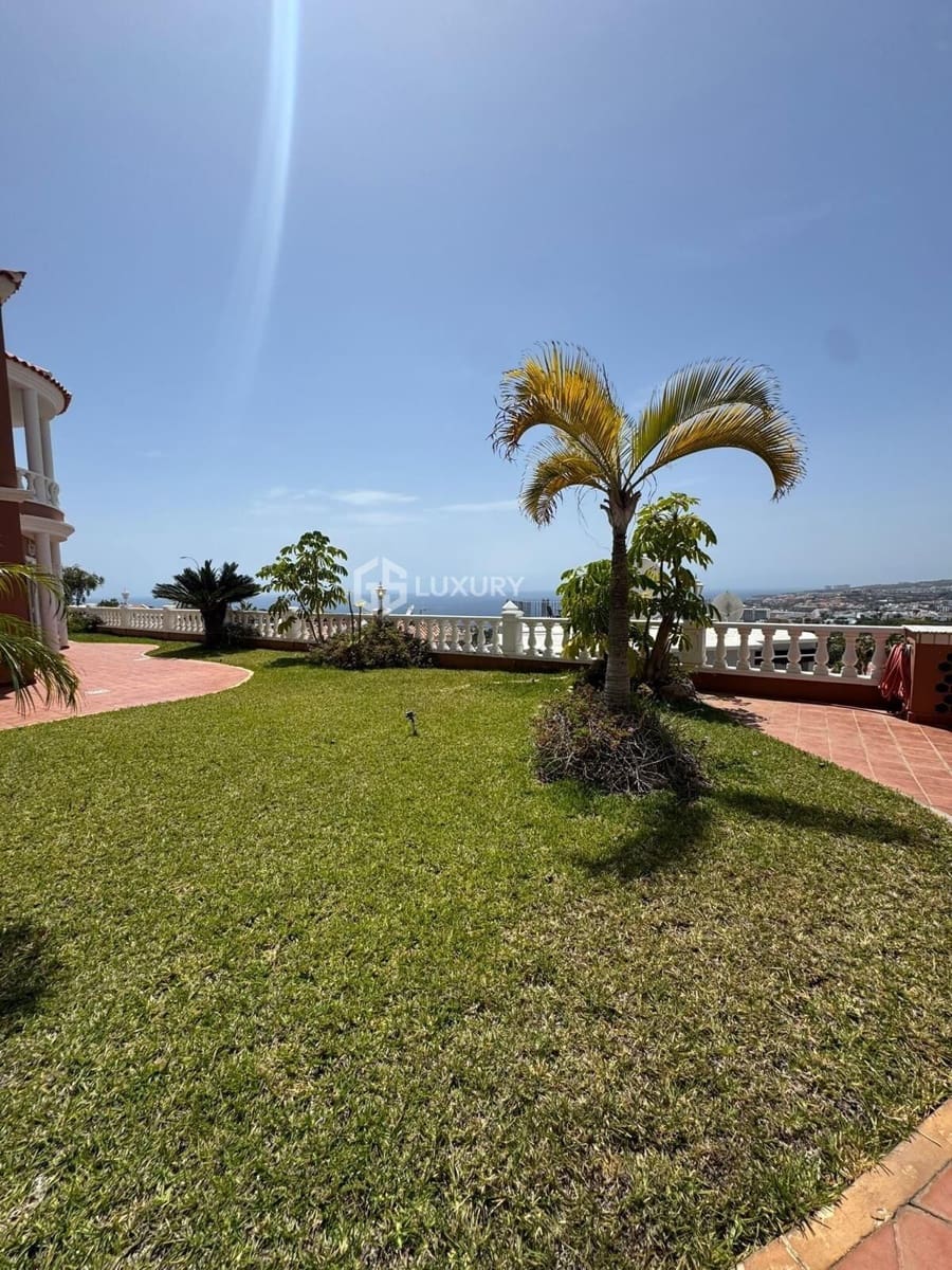 5 soveværelse Villa til salg i San Eugenio med swimmingpool garage - € 2.200.000 (Ref: 9064667)