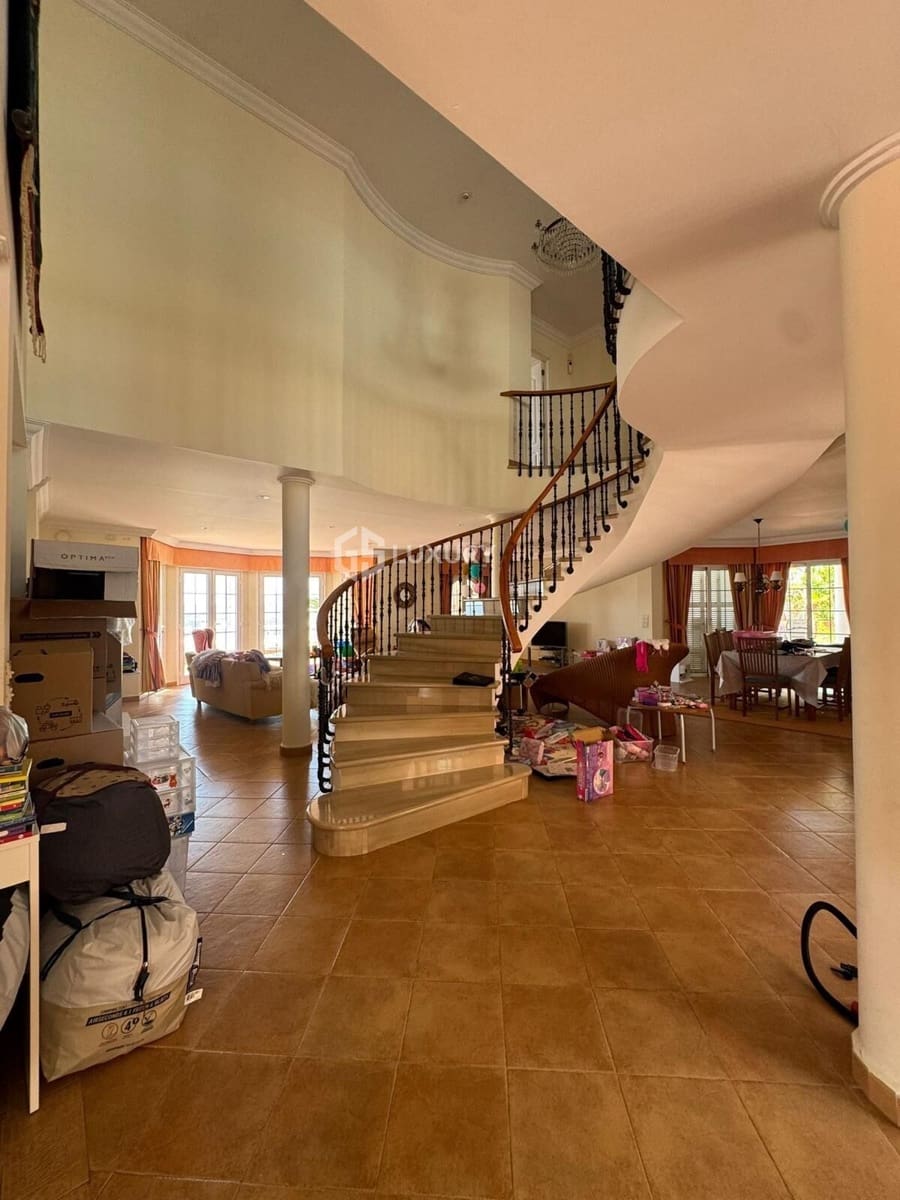 5 soveværelse Villa til salg i San Eugenio med swimmingpool garage - € 2.200.000 (Ref: 9064667)