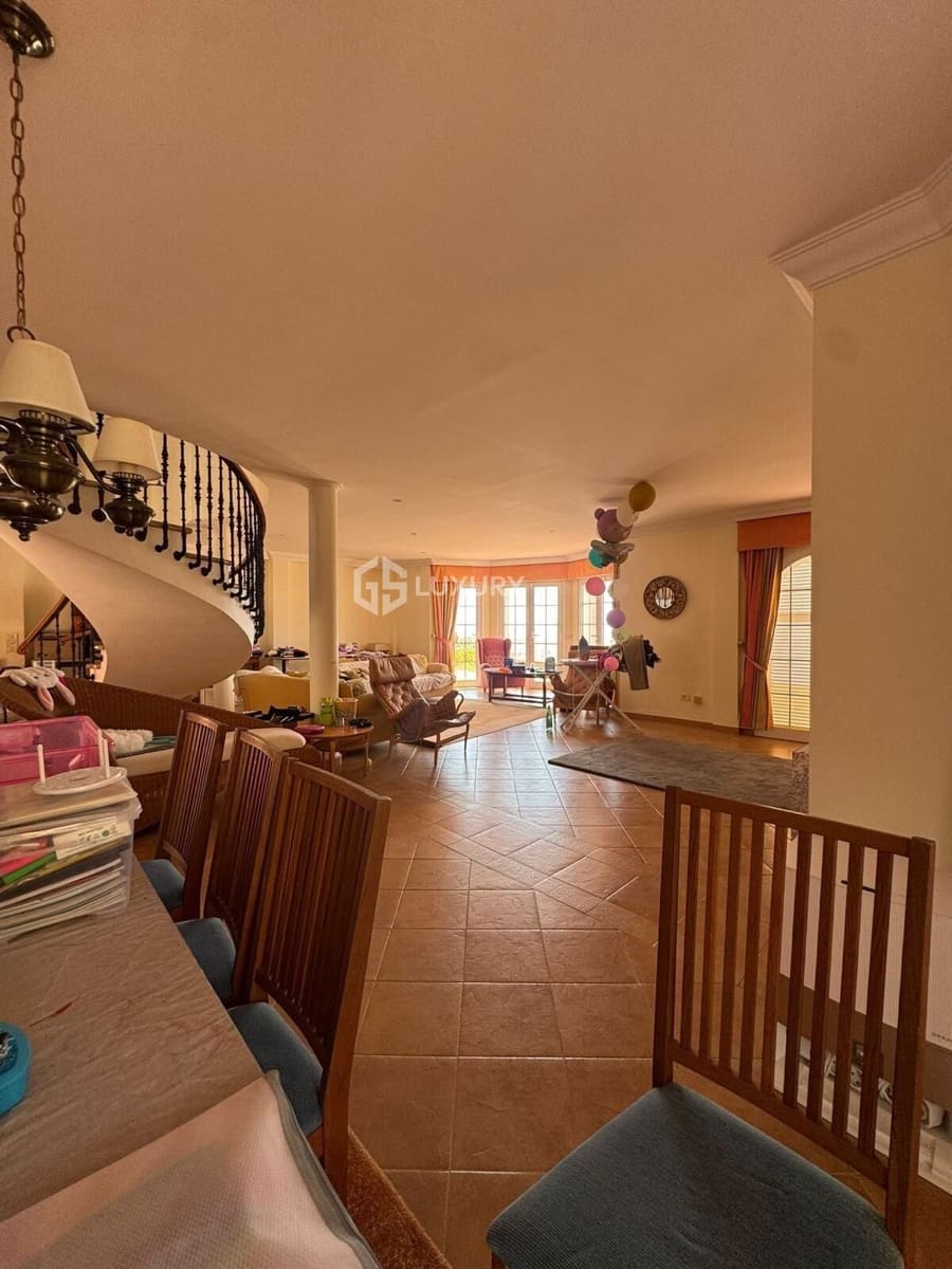 5 soveværelse Villa til salg i San Eugenio med swimmingpool garage - € 2.200.000 (Ref: 9064667)