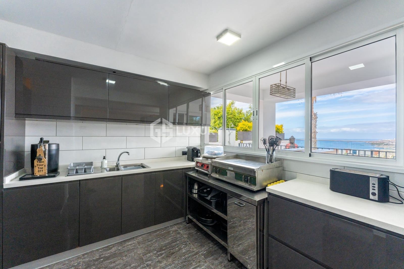 7 soveværelse Villa til salg i Costa Adeje med swimmingpool garage - € 1.995.000 (Ref: 9096168)