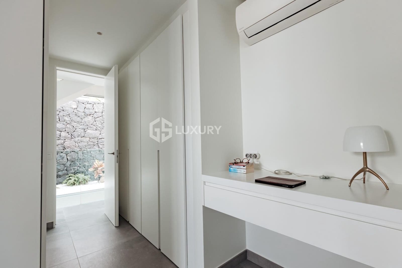 4 bedroom Villa for sale in Marazul with pool garage - € 1,490,000 (Ref: 9107177)