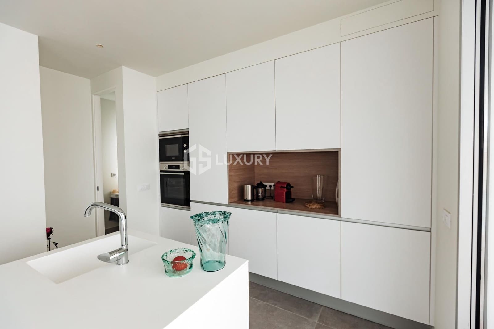 4 bedroom Villa for sale in Marazul with pool garage - € 1,490,000 (Ref: 9107177)