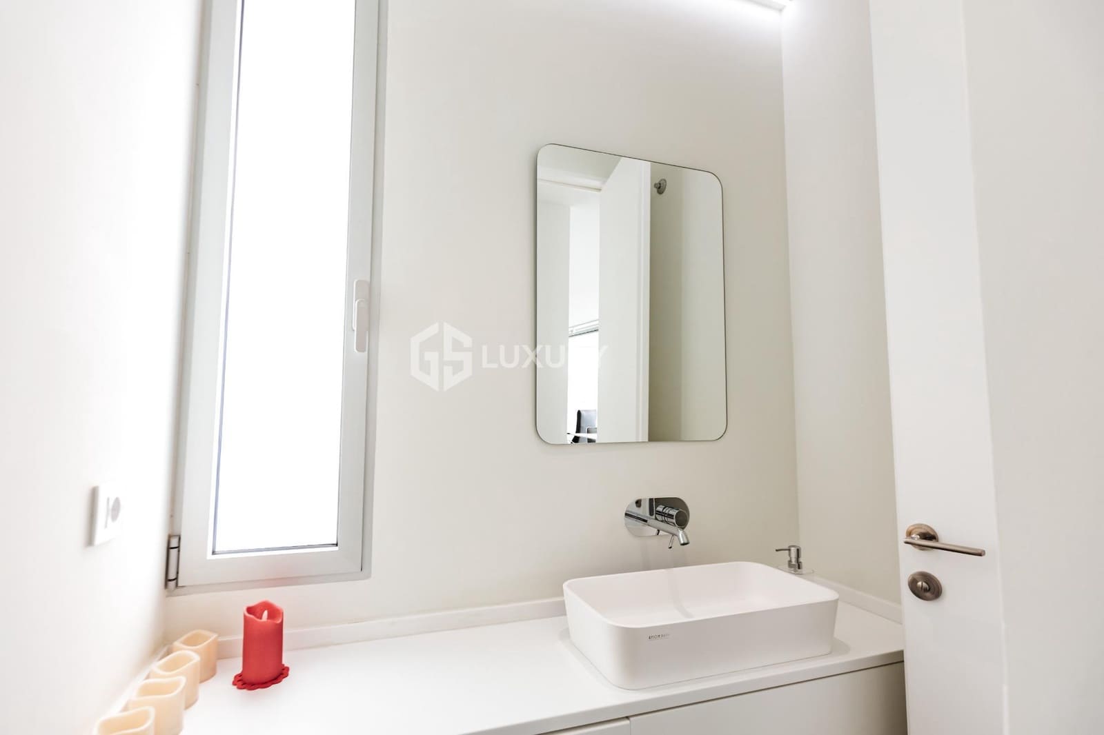 4 bedroom Villa for sale in Marazul with pool garage - € 1,490,000 (Ref: 9107177)