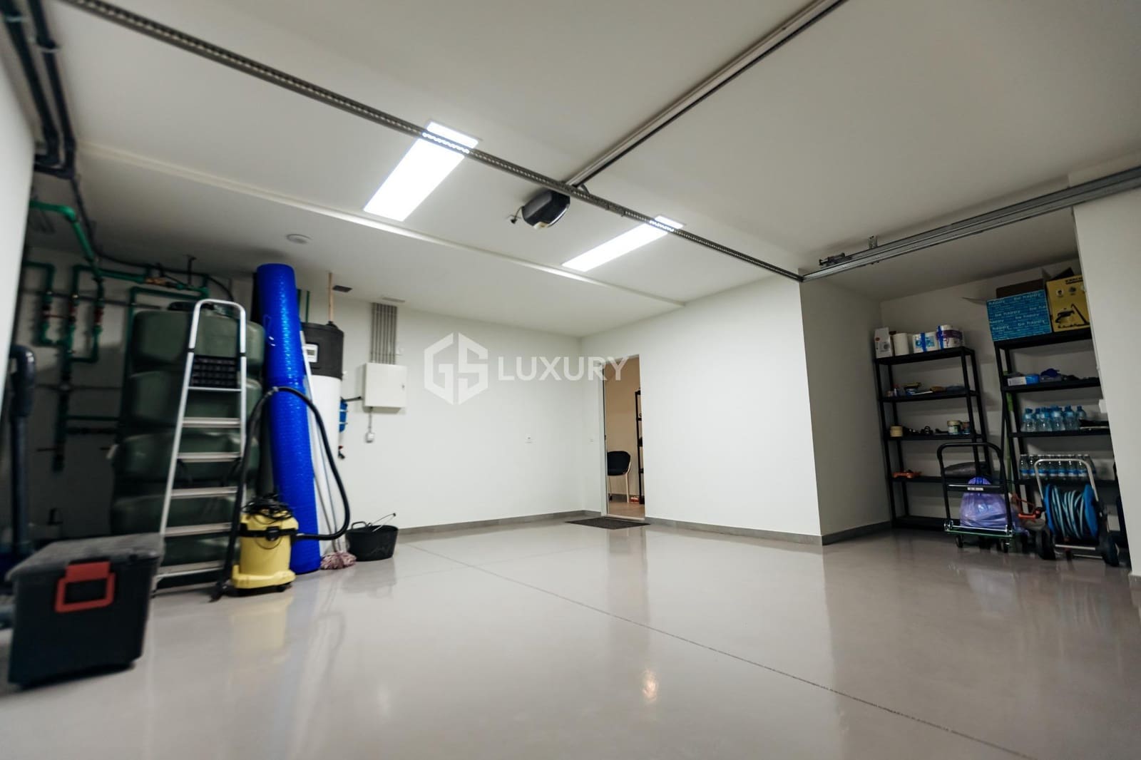 4 bedroom Villa for sale in Marazul with pool garage - € 1,490,000 (Ref: 9107177)