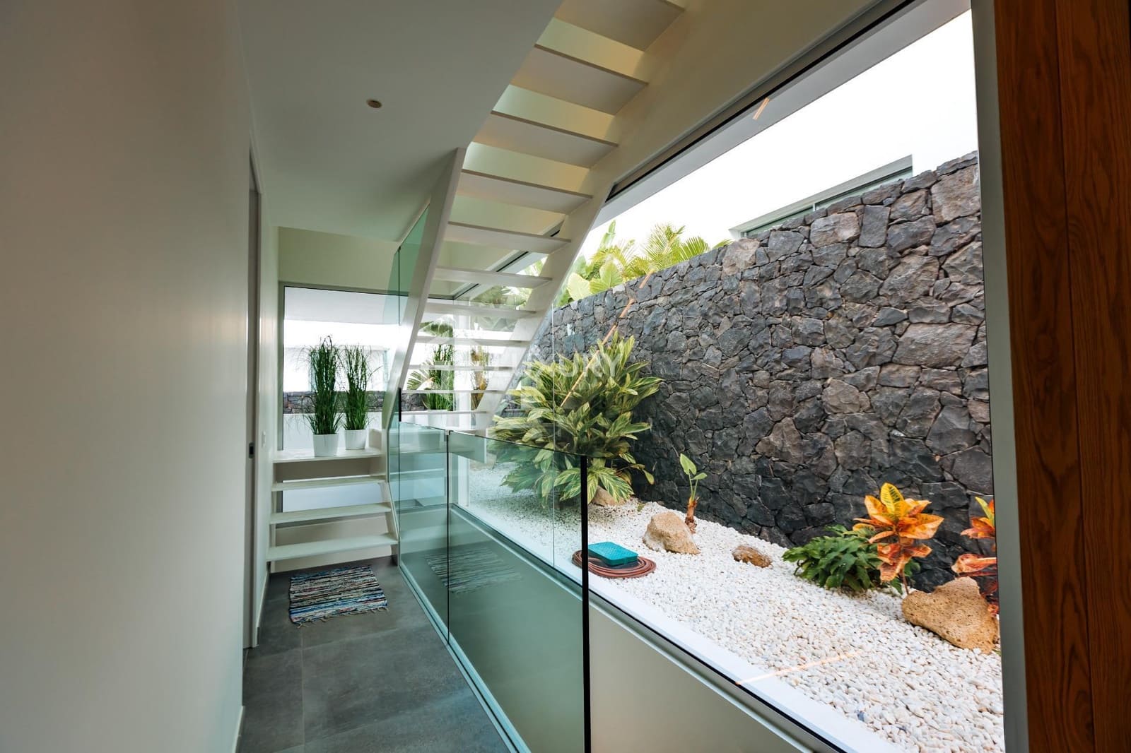 4 bedroom Villa for sale in Marazul with pool garage - € 1,490,000 (Ref: 9107177)