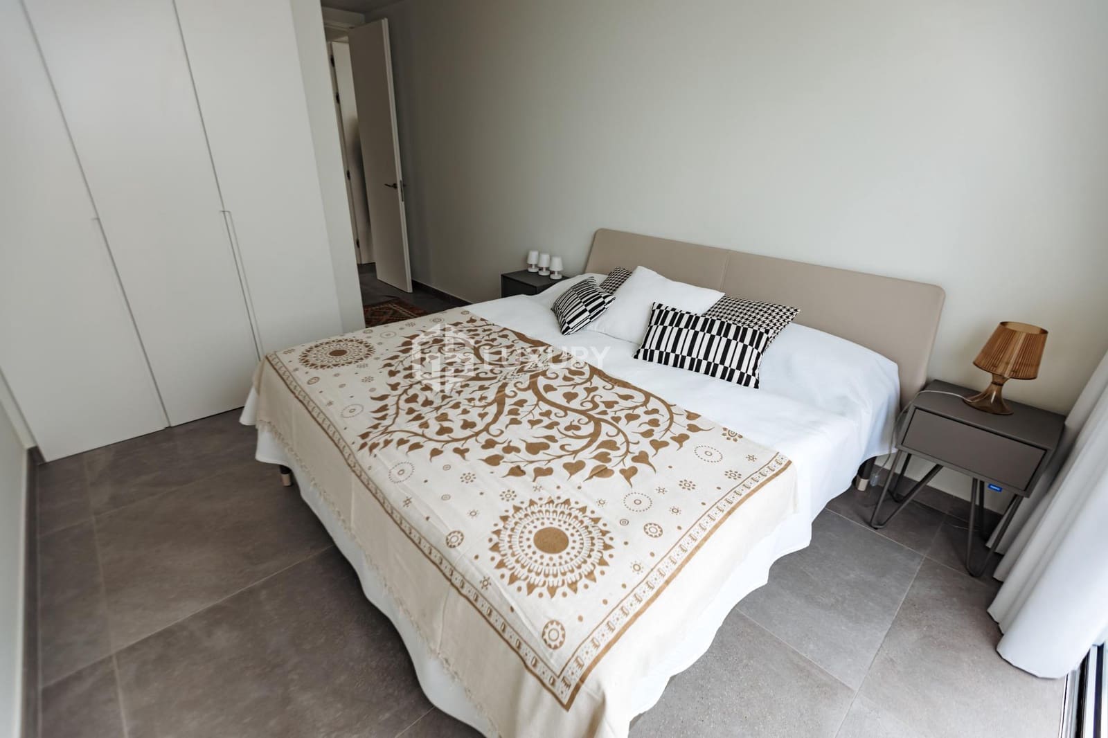 4 bedroom Villa for sale in Marazul with pool garage - € 1,490,000 (Ref: 9107177)