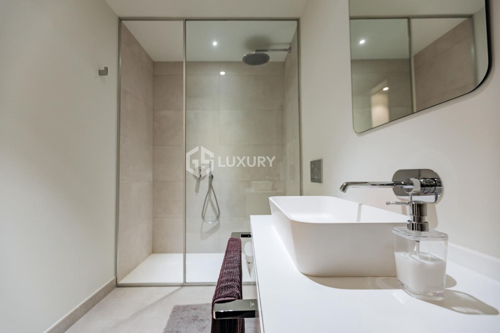 4 bedroom Villa for sale in Marazul with pool garage - € 1,490,000 (Ref: 9107177)