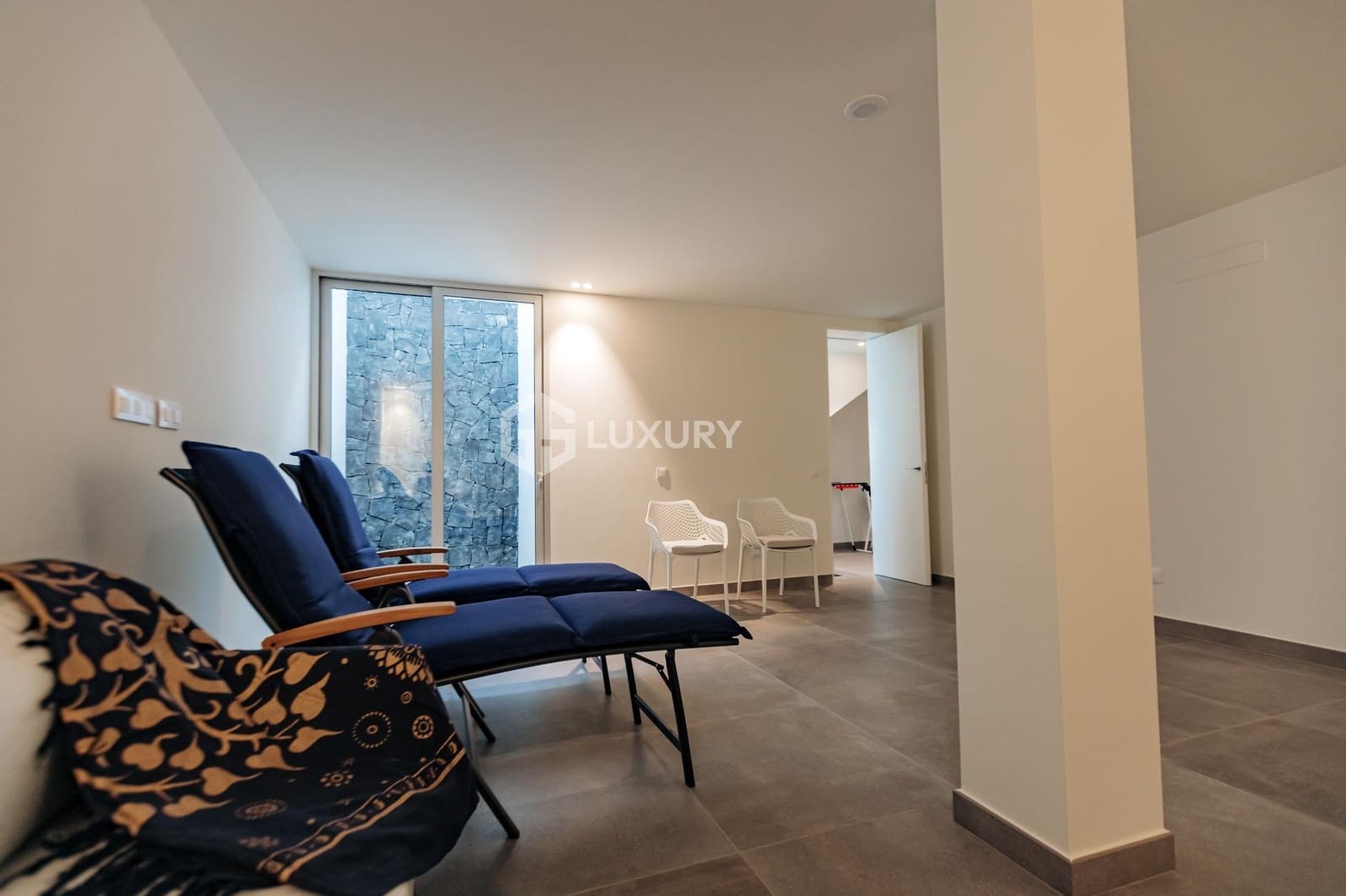 4 bedroom Villa for sale in Marazul with pool garage - € 1,490,000 (Ref: 9107177)