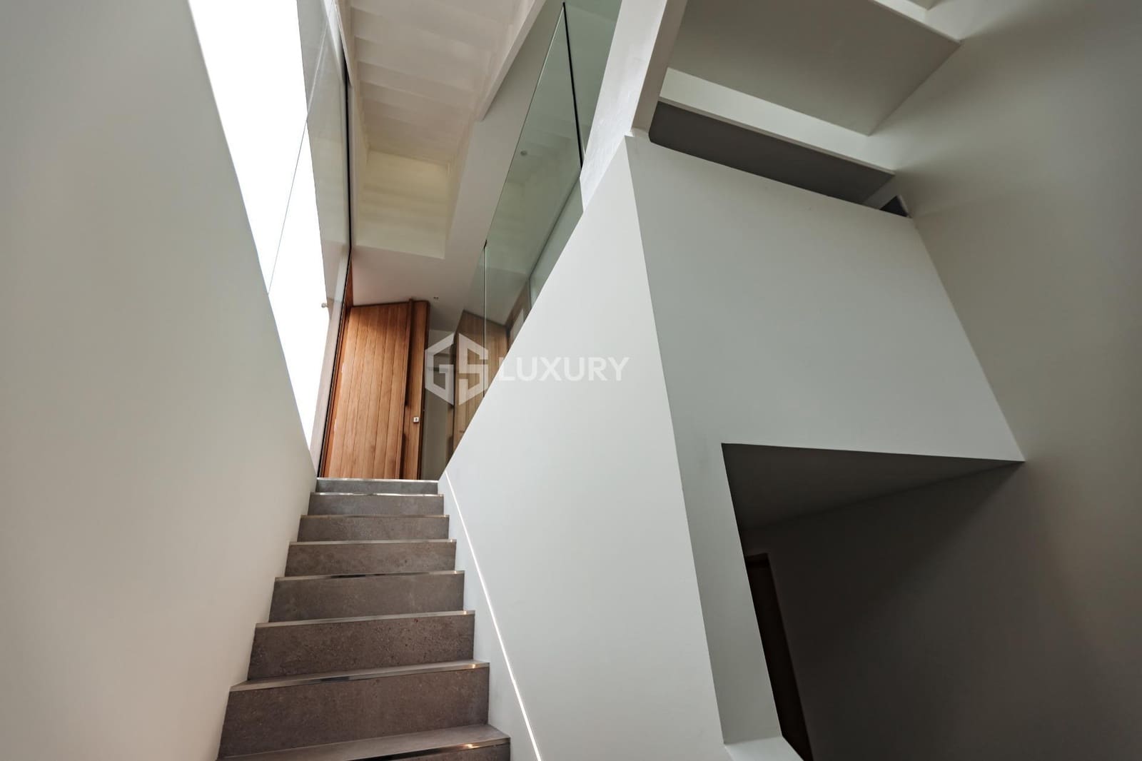 4 bedroom Villa for sale in Marazul with pool garage - € 1,490,000 (Ref: 9107177)