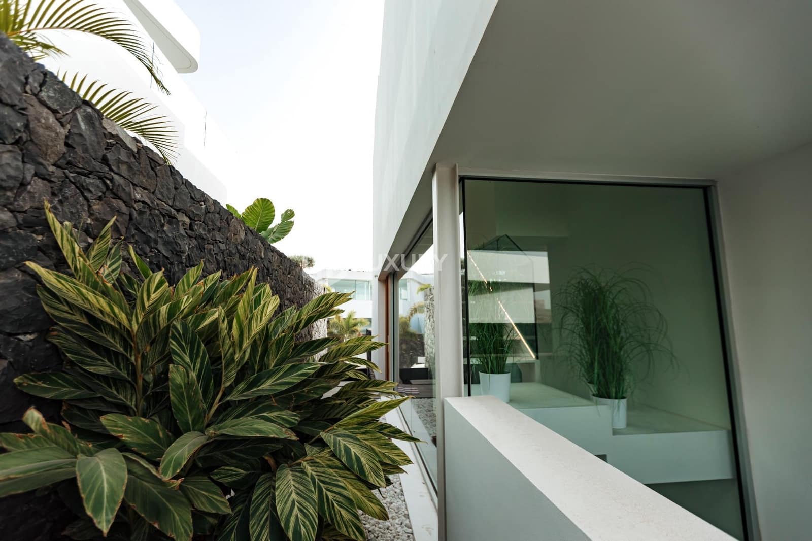 4 bedroom Villa for sale in Marazul with pool garage - € 1,490,000 (Ref: 9107177)