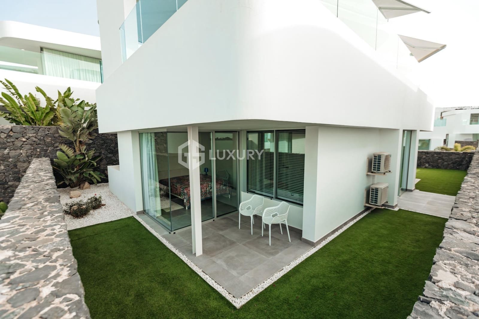 4 bedroom Villa for sale in Marazul with pool garage - € 1,490,000 (Ref: 9107177)