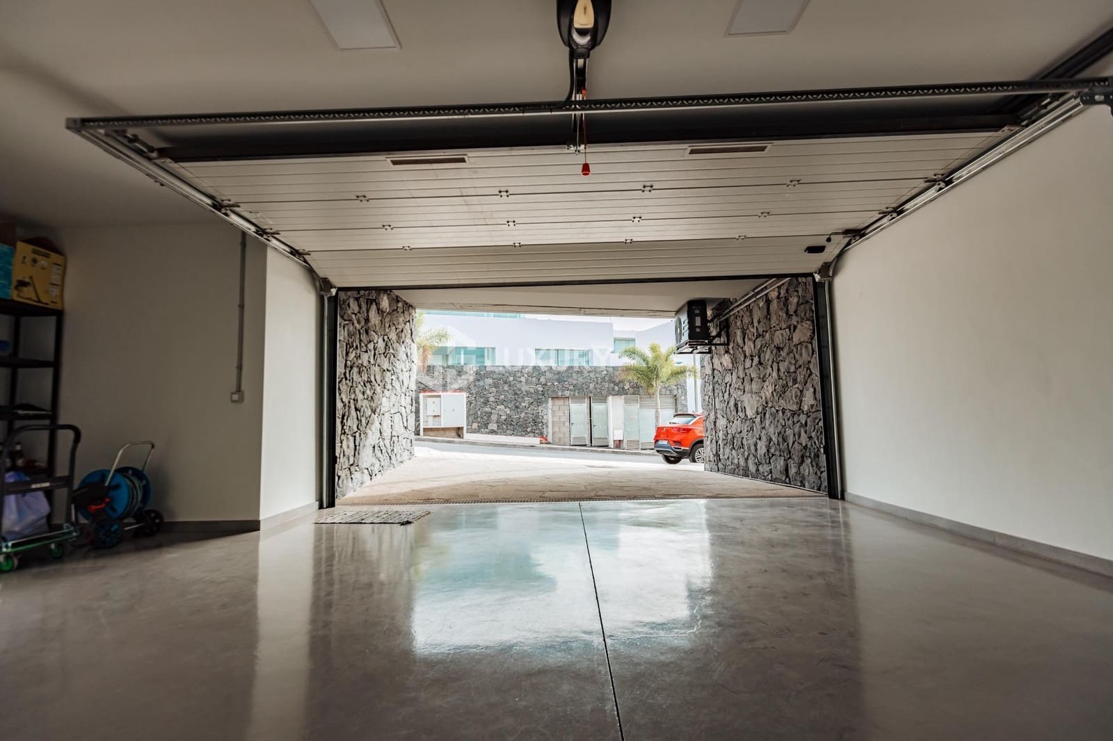 4 bedroom Villa for sale in Marazul with pool garage - € 1,490,000 (Ref: 9107177)