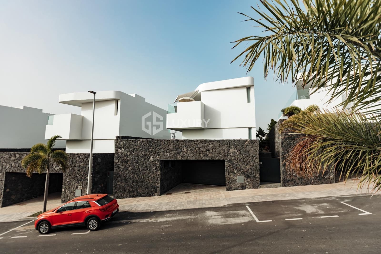 4 bedroom Villa for sale in Marazul with pool garage - € 1,490,000 (Ref: 9107177)