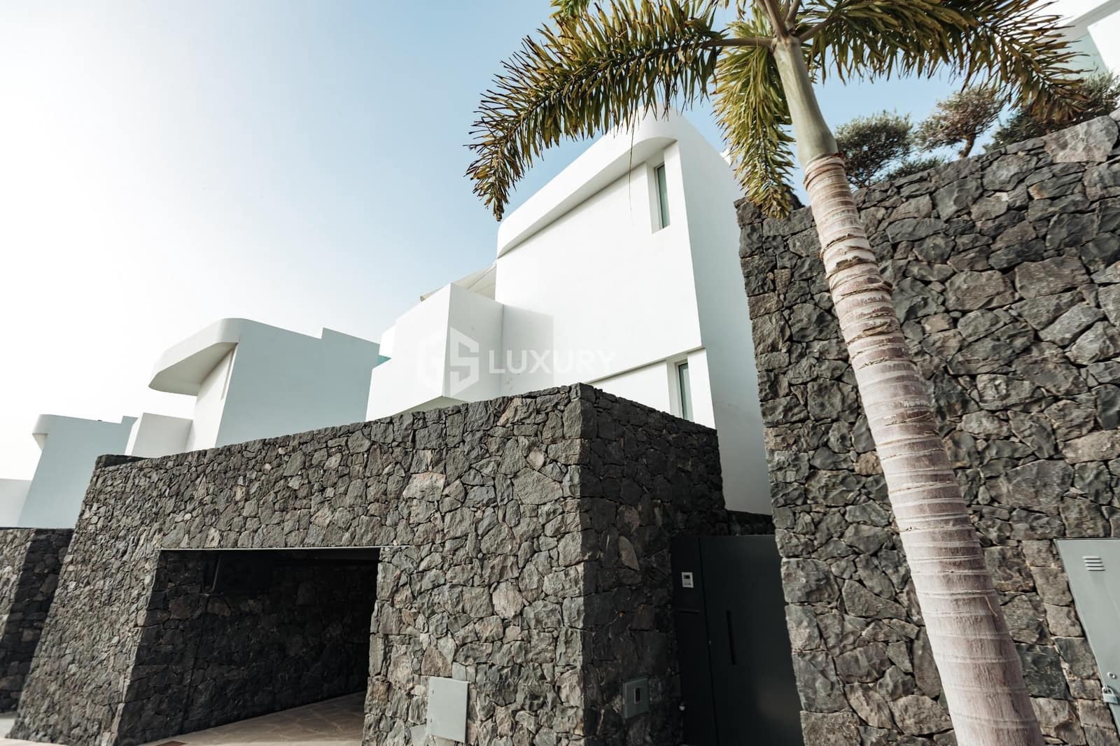 4 bedroom Villa for sale in Marazul with pool garage - € 1,490,000 (Ref: 9107177)