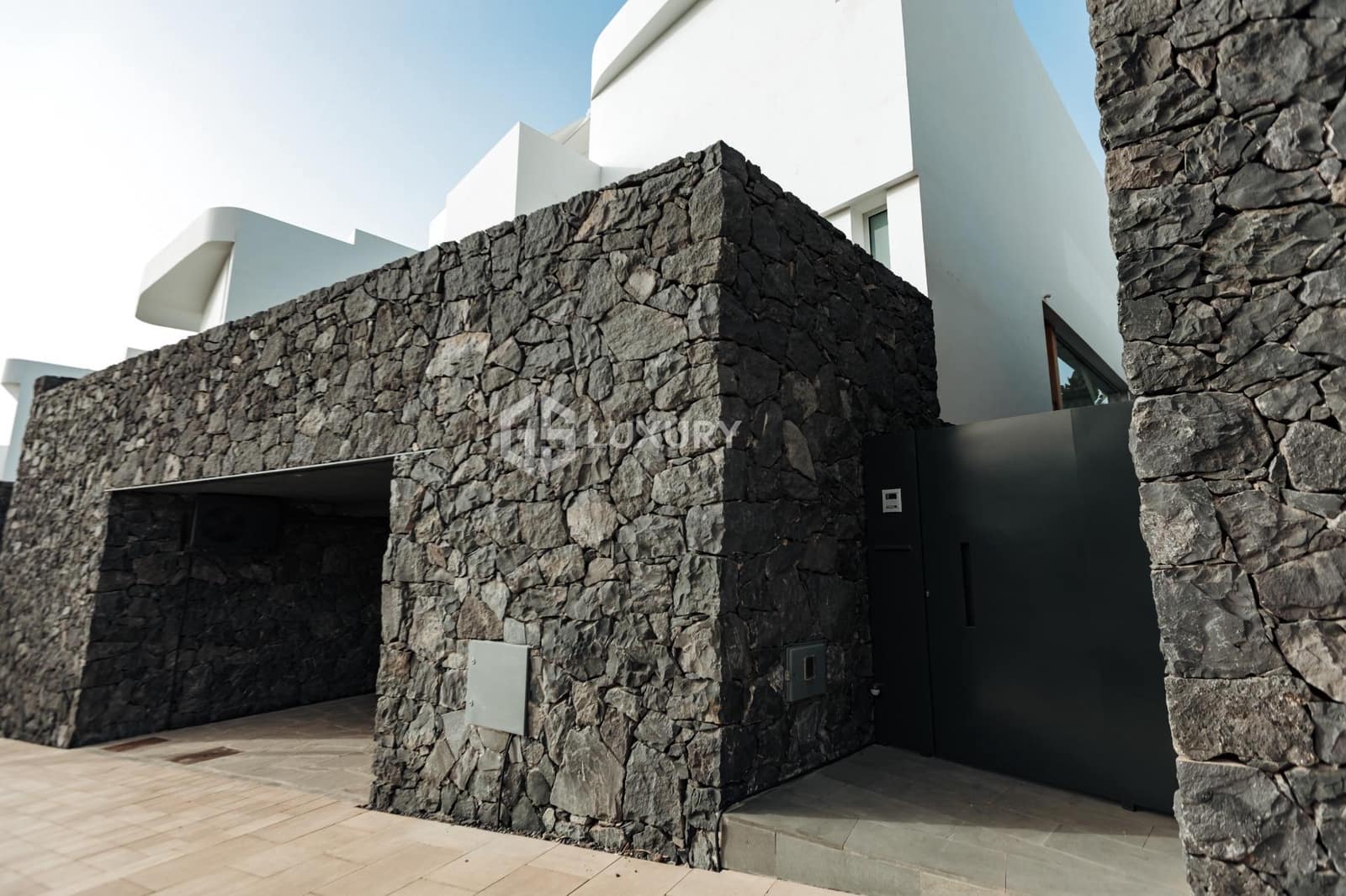 4 bedroom Villa for sale in Marazul with pool garage - € 1,490,000 (Ref: 9107177)