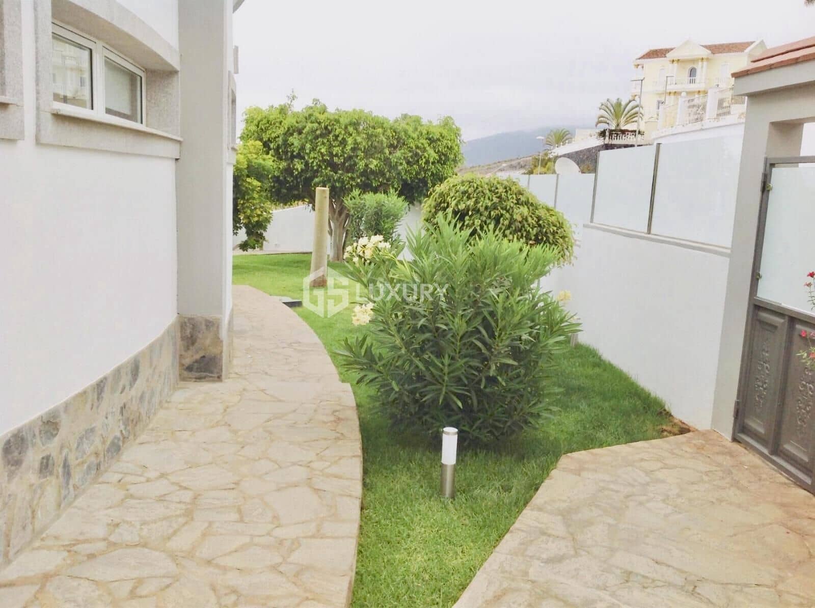 4 soveværelse Villa til salg i Torviscas med swimmingpool garage - € 1.350.000 (Ref: 9107179)