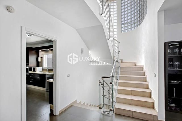 4 soveværelse Villa til salg i El Madroñal, Adeje med swimmingpool garage - € 1.680.000 (Ref: 9108938)