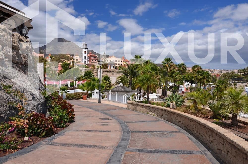 Działka budowlana na sprzedaż w Costa Adeje - 8 000 000 € (Ref: 9128543)