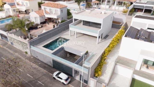 4 soveværelse Villa til salg i El Madroñal, Adeje med swimmingpool garage - € 1.850.000 (Ref: 9143153)