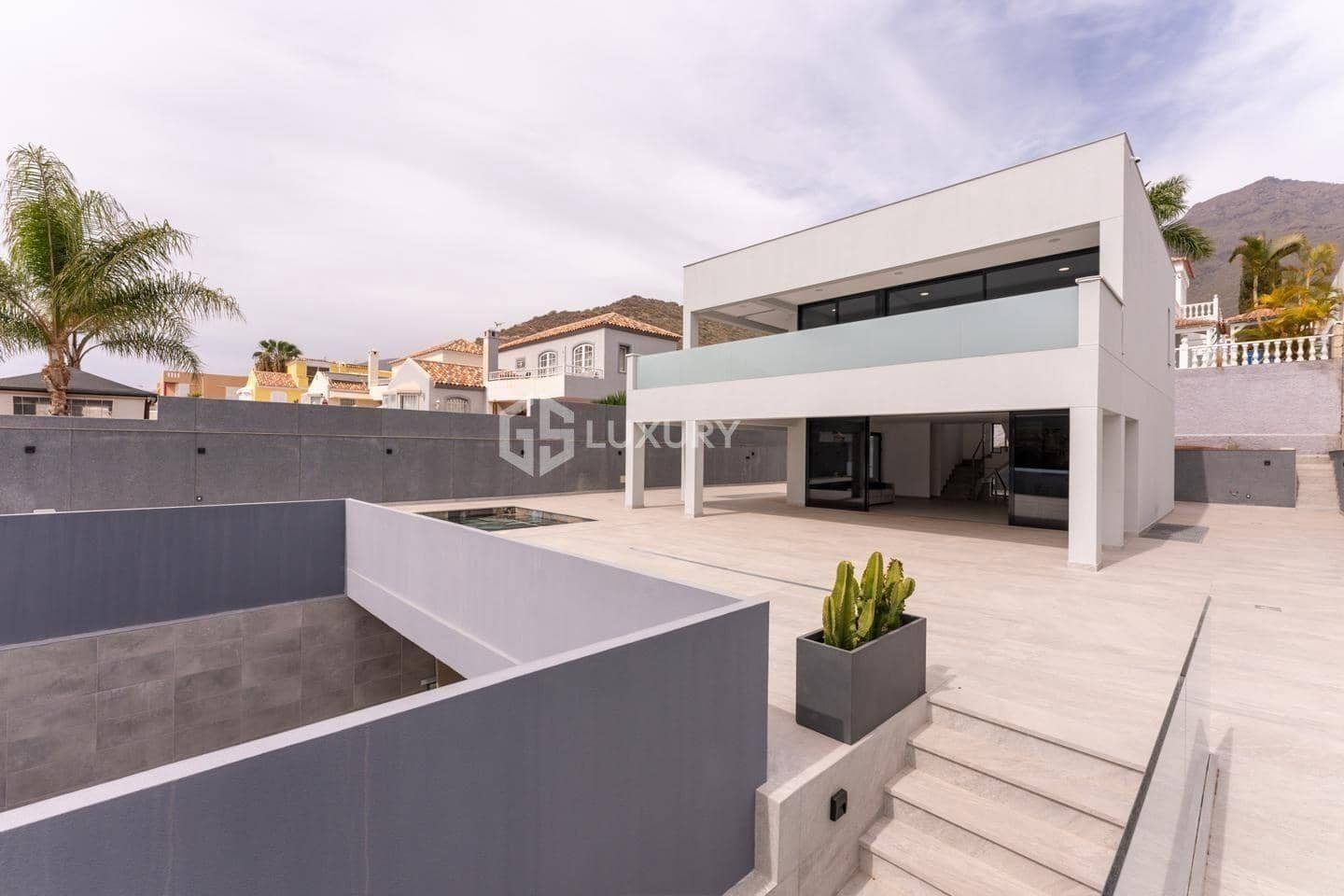 4 quarto Moradia para venda em El Madronal com piscina garagem - 1 850 000 € (Ref: 9143153)