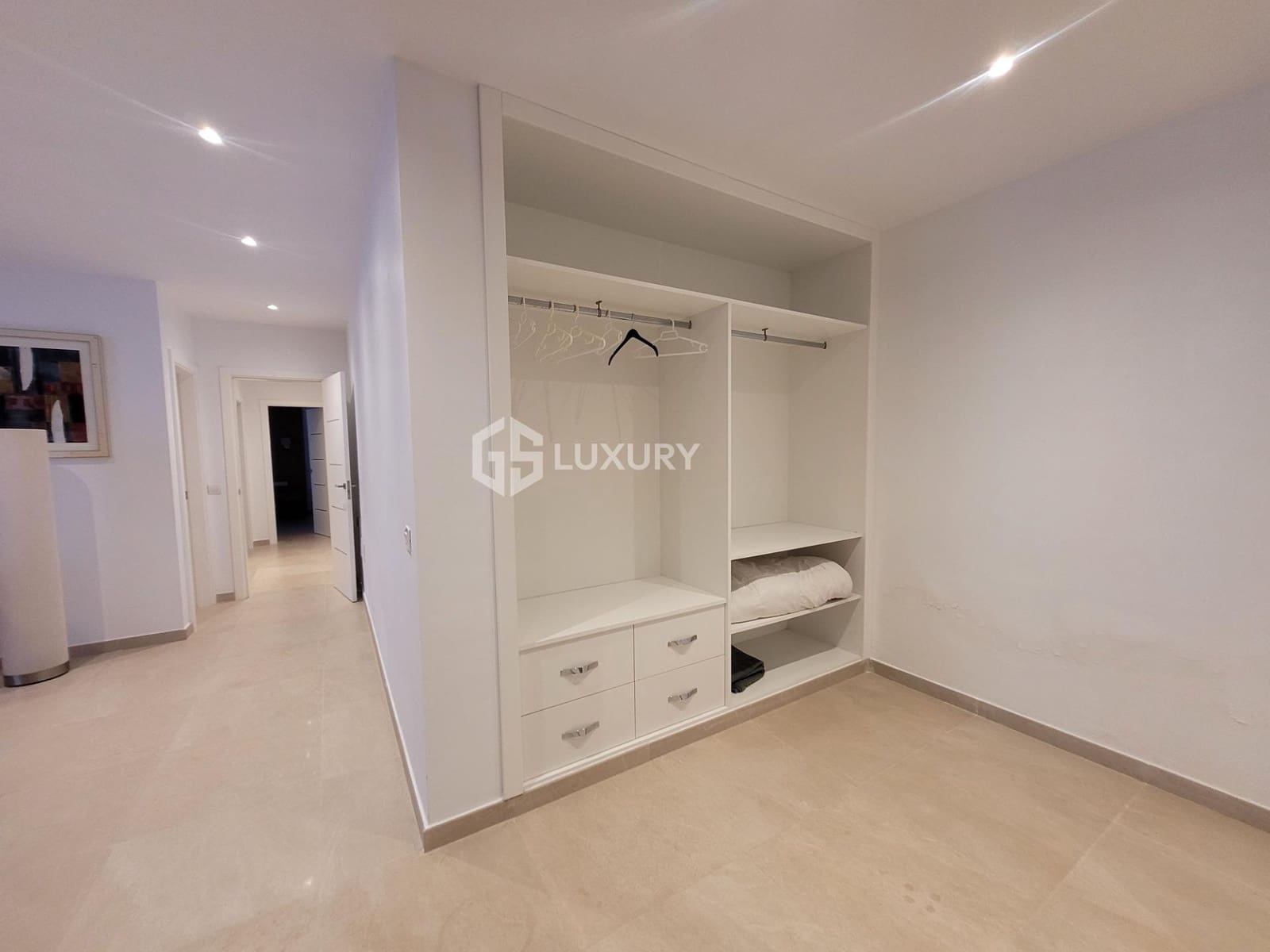 4 slaapkamer Villa te koop in Costa Adeje met zwembad garage - € 1.495.000 (Ref: 9143154)