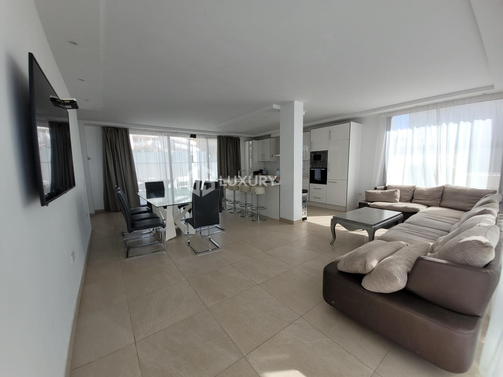 4 slaapkamer Villa te koop in Costa Adeje met zwembad garage - € 1.495.000 (Ref: 9143154)