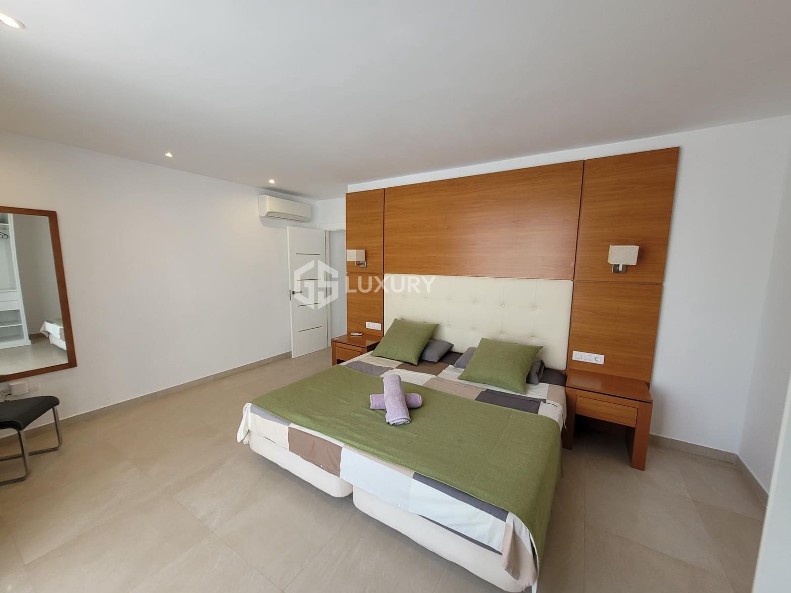 4 slaapkamer Villa te koop in Costa Adeje met zwembad garage - € 1.495.000 (Ref: 9143154)