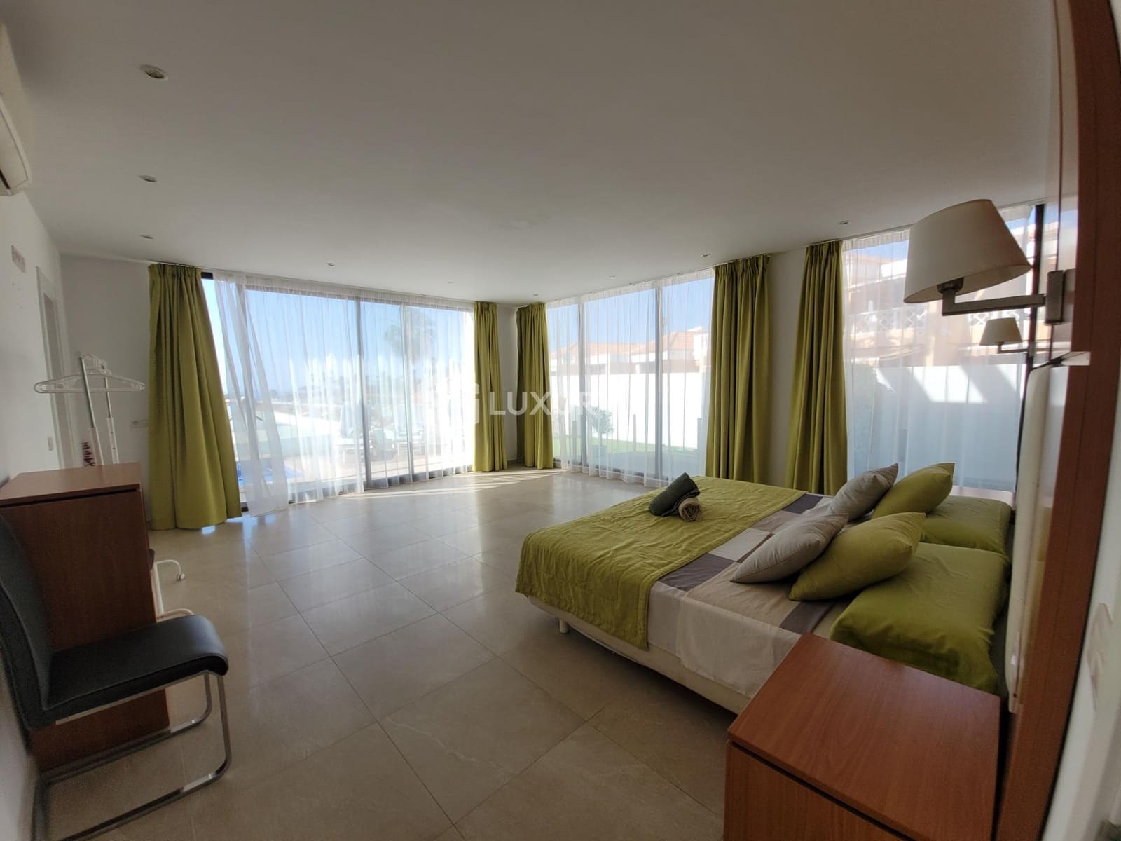 4 slaapkamer Villa te koop in Costa Adeje met zwembad garage - € 1.495.000 (Ref: 9143154)