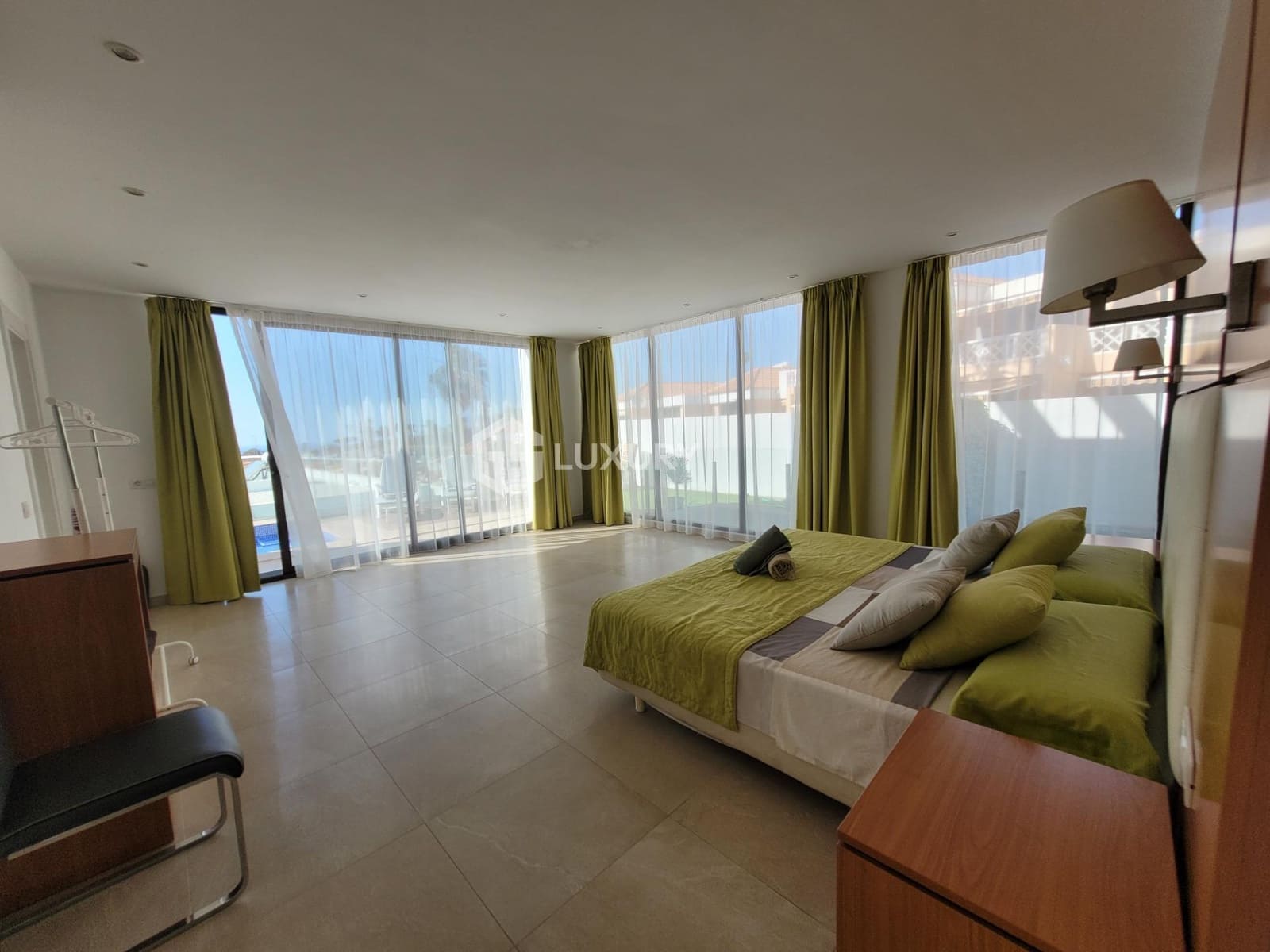 4 slaapkamer Villa te koop in Costa Adeje met zwembad garage - € 1.495.000 (Ref: 9143154)