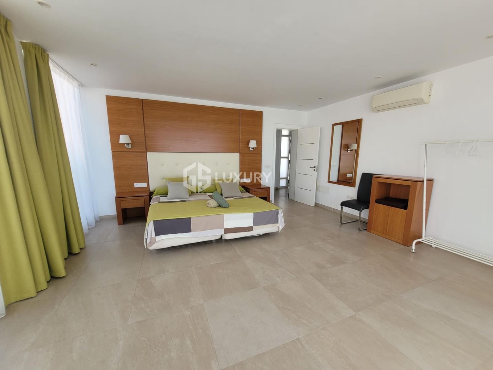 4 slaapkamer Villa te koop in Costa Adeje met zwembad garage - € 1.495.000 (Ref: 9143154)