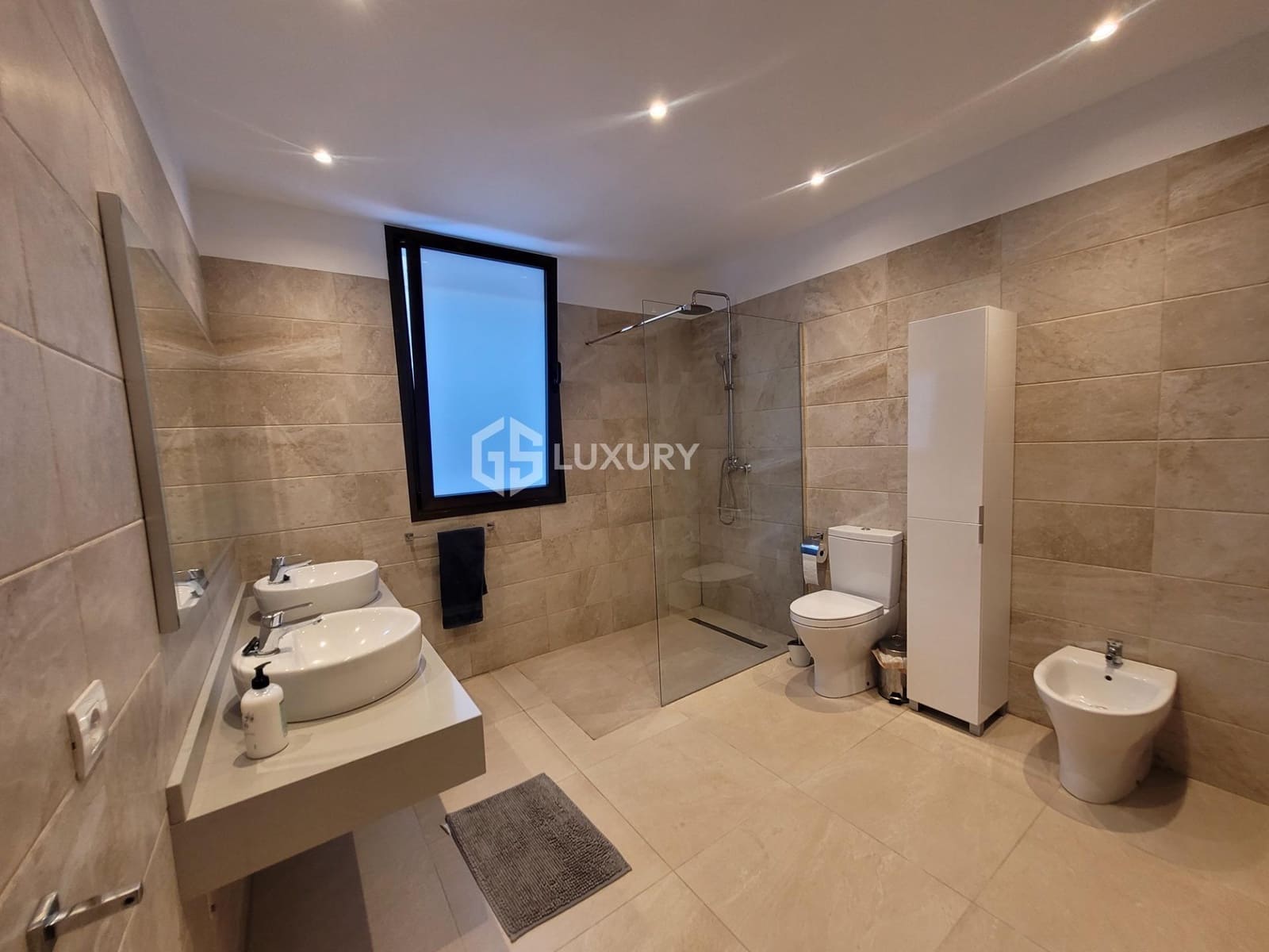 4 slaapkamer Villa te koop in Costa Adeje met zwembad garage - € 1.495.000 (Ref: 9143154)