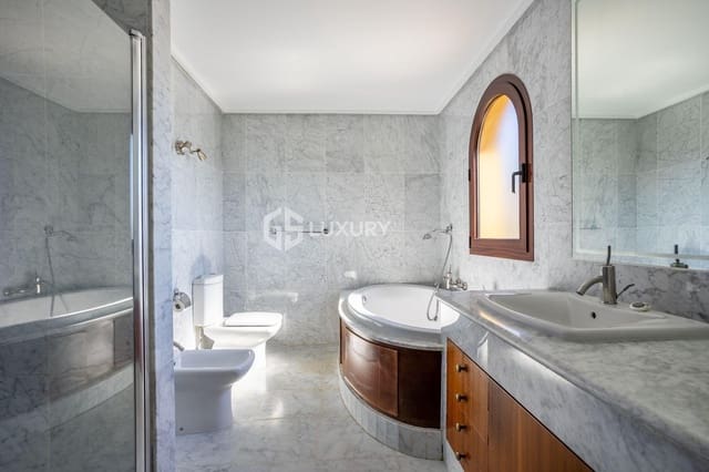 5 soverom Villa til salgs i El Madroñal, Adeje med svømmebasseng garasje - € 3 000 000 (Ref: 9143155)