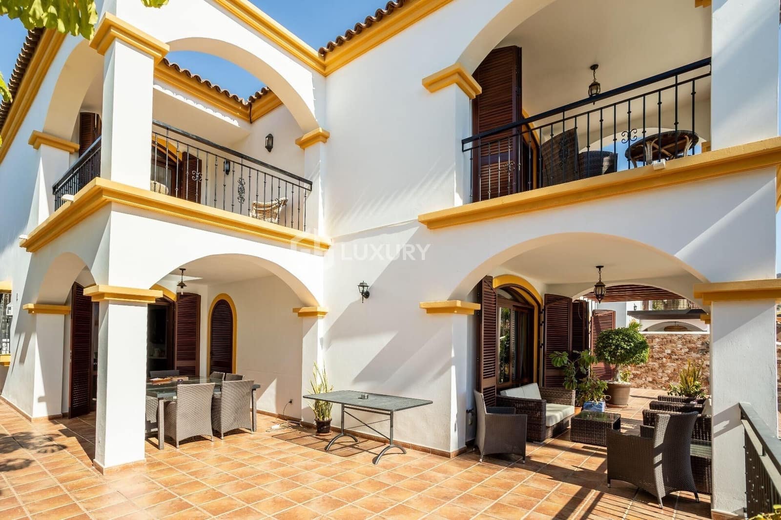 5 soverom Villa til salgs i El Madronal med svømmebasseng garasje - € 3 000 000 (Ref: 9143155)