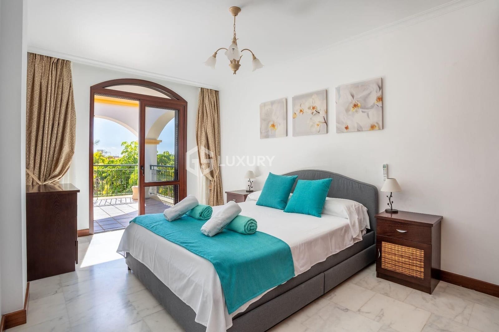 5 soverom Villa til salgs i El Madronal med svømmebasseng garasje - € 3 000 000 (Ref: 9143155)