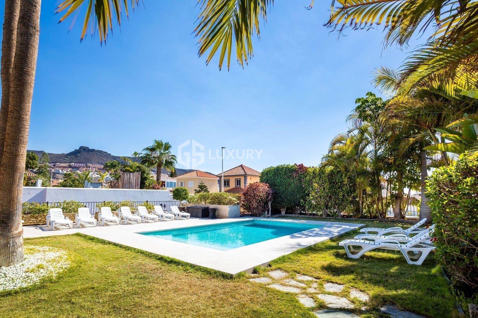 5 soverom Villa til salgs i El Madronal med svømmebasseng garasje - € 3 000 000 (Ref: 9143155)