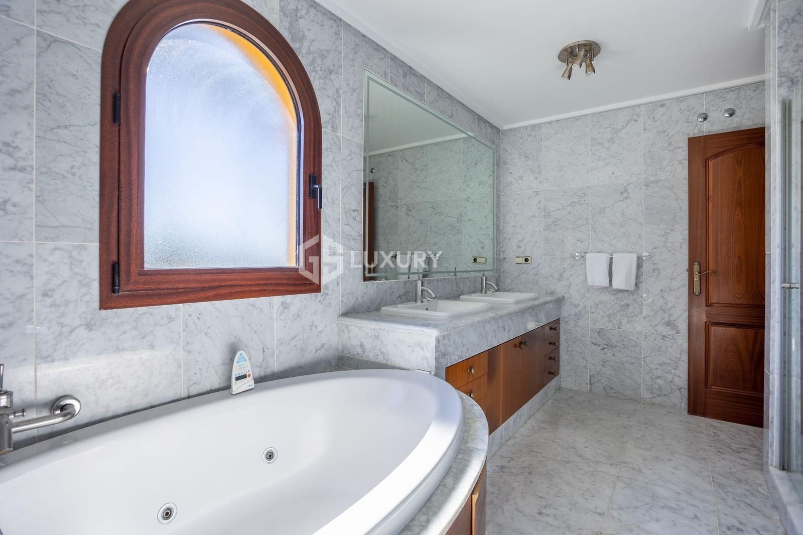 5 soverom Villa til salgs i El Madronal med svømmebasseng garasje - € 3 000 000 (Ref: 9143155)